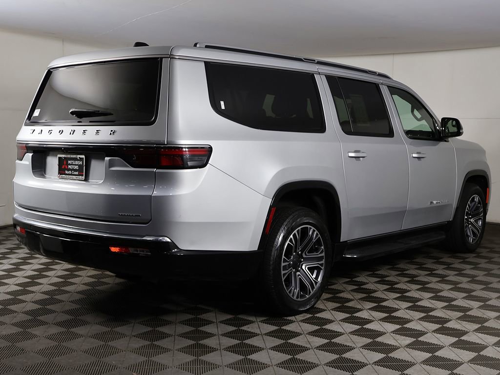 Used 2024 Jeep Wagoneer L Series II w/ Flexible Seating Group AWD/4WD image 11