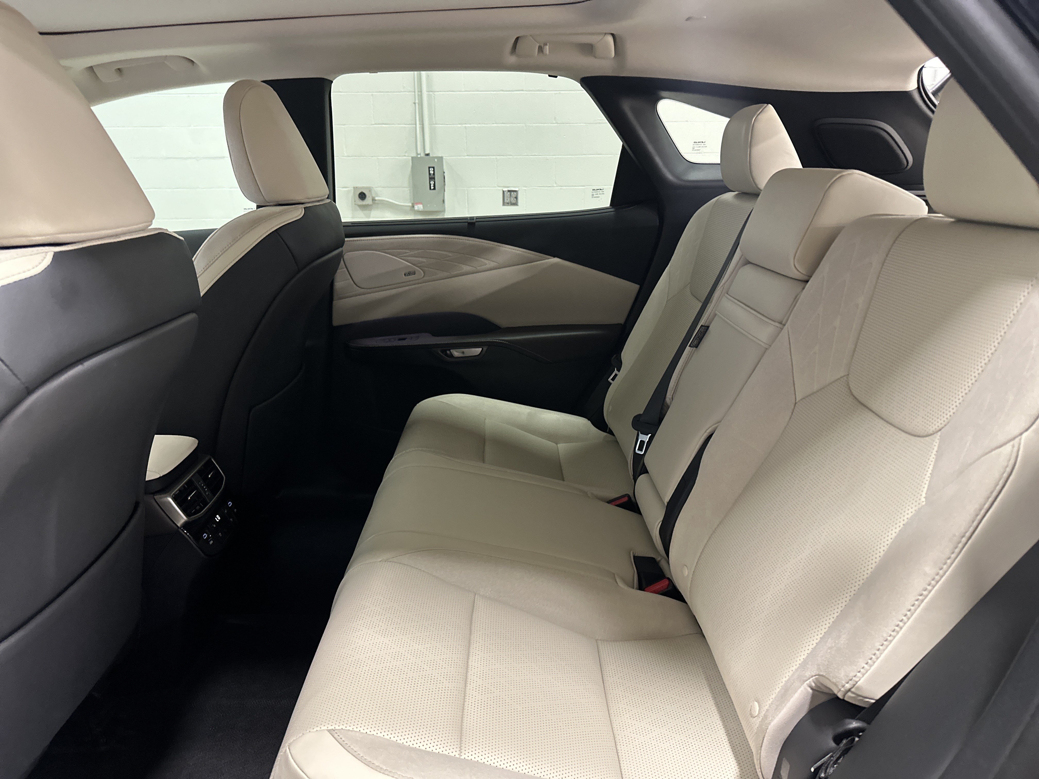 Certified 2025 Lexus RX 350 AWD w/ Luxury Package w/ Convenience Package image 31