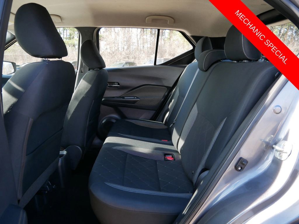 Used 2019 Nissan Kicks SV image 11