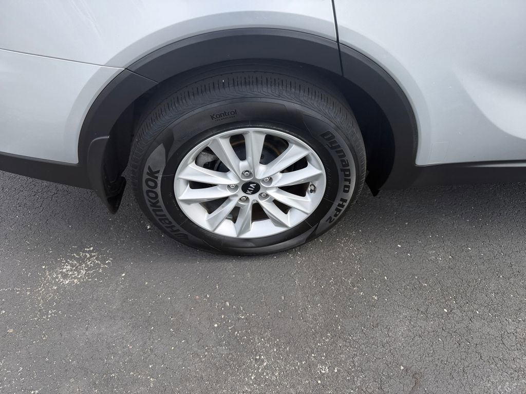 Used 2019 Kia Sorento LX image 29
