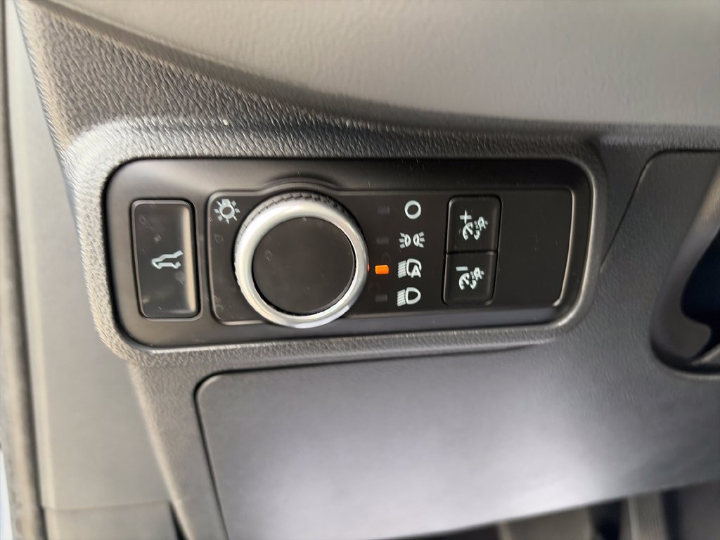 Used 2025 Ford Explorer Active AWD/4WD image 18