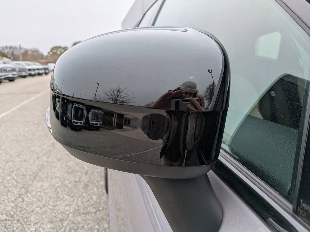 New 2026 Volvo XC60 B5 Plus w/ Climate Package AWD/4WD image 12