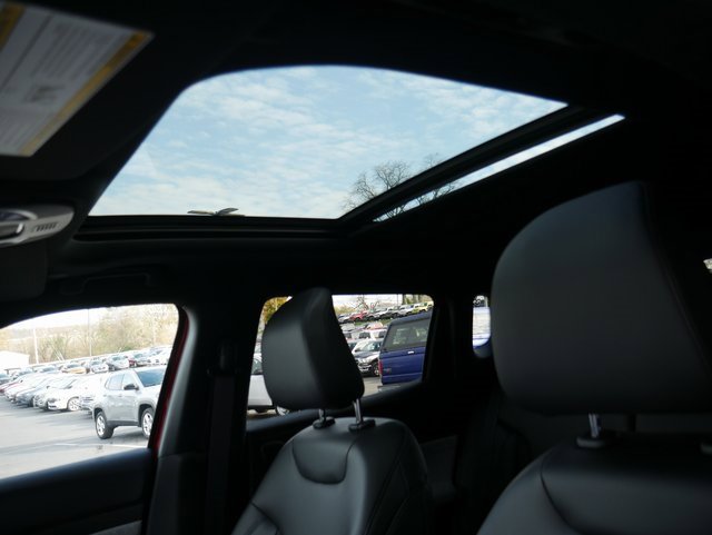 Used 2024 Jeep Compass Latitude w/ Sun and Sound Group image 3