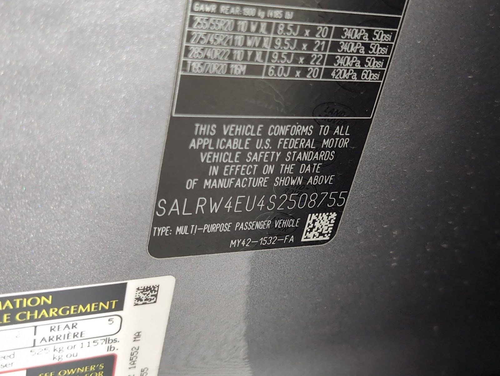 Certified 2025 Land Rover Discovery Metropolitan Edition image 15