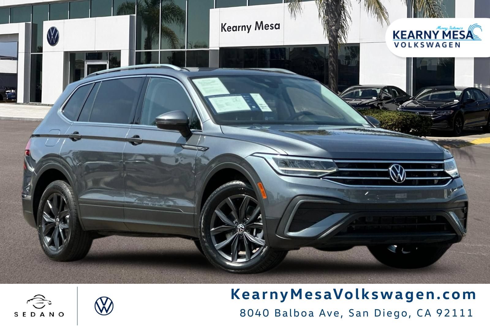 Used 2023 Volkswagen Tiguan SE w/ Panoramic Sunroof Package FWD image 1