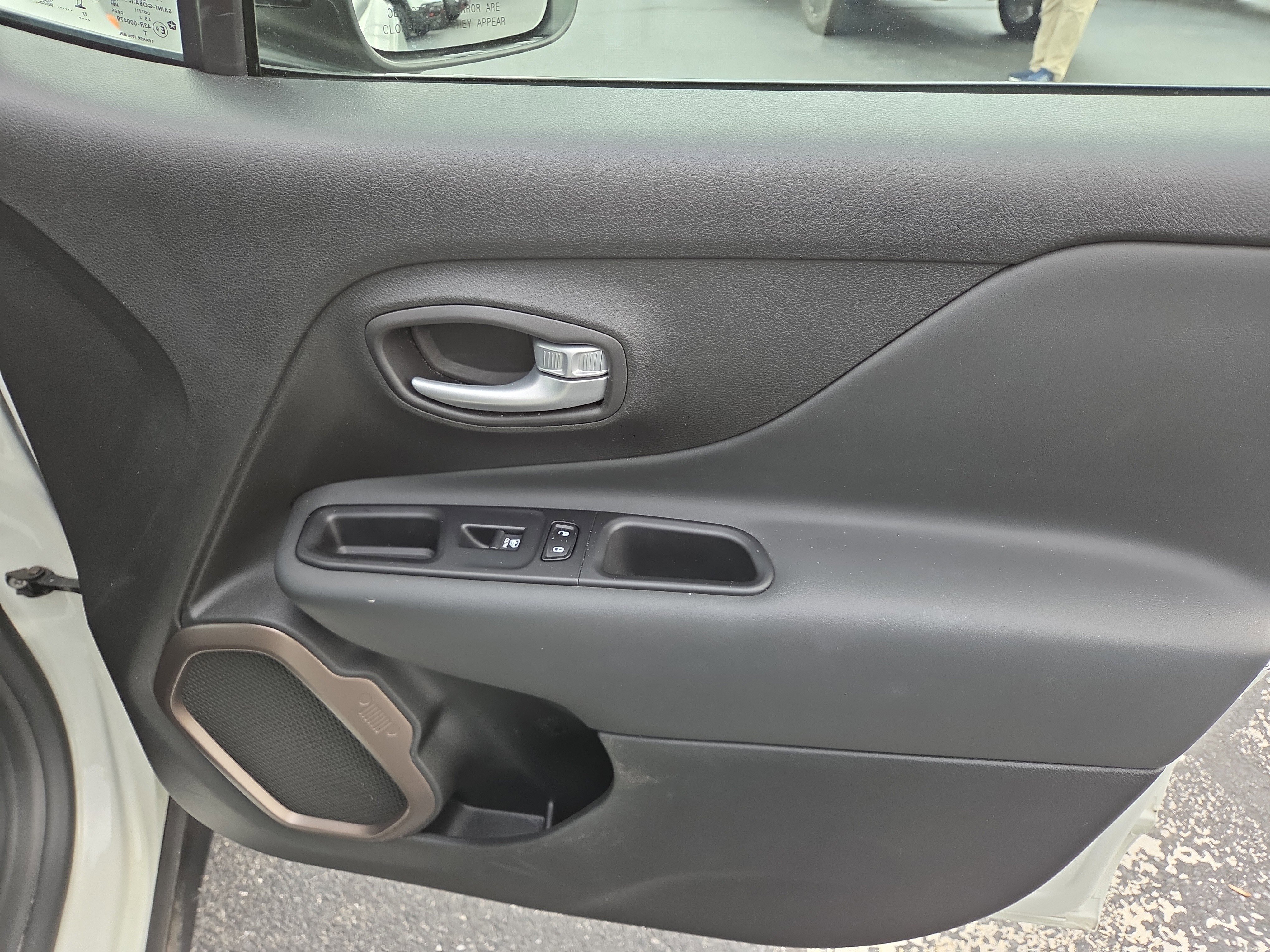 Certified 2023 Jeep Renegade Latitude AWD/4WD image 17