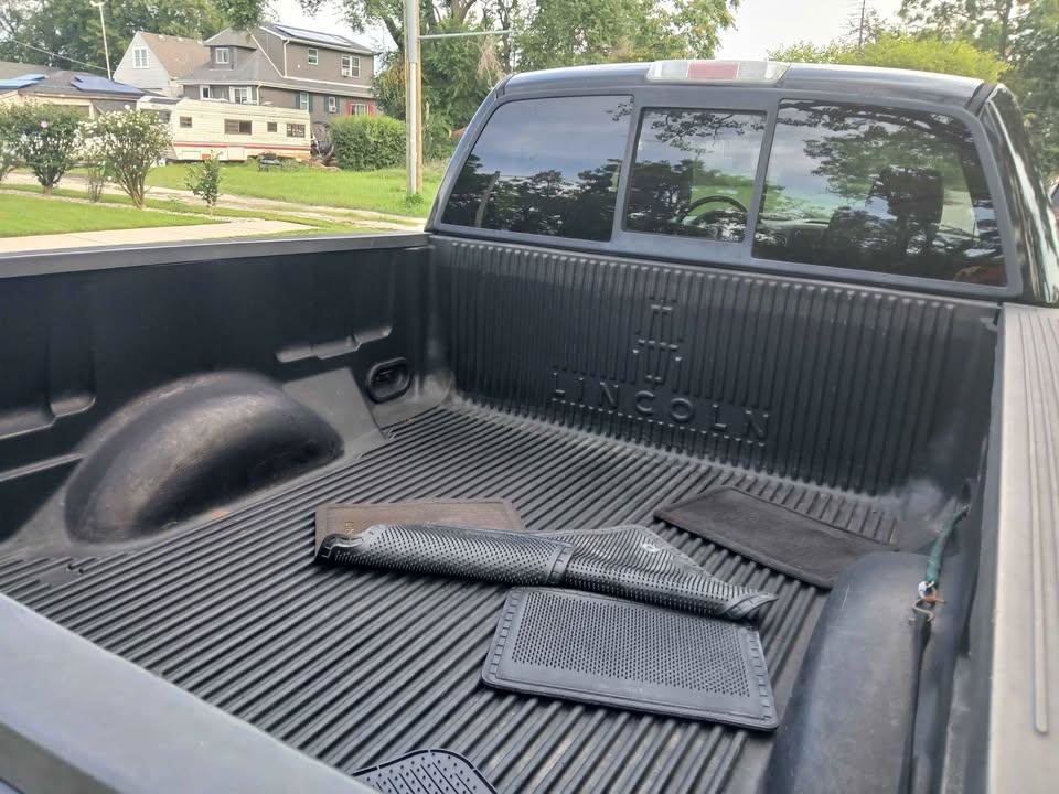 Used 2008 Lincoln Mark LT 4x4 image 9