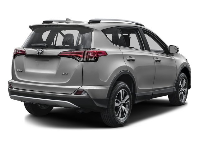 Used 2016 Toyota RAV4 XLE w/ Convenience Package FWD image 2