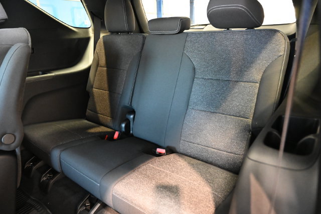 New 2027 Chevrolet Traverse LT w/ LPO, Floor Liner Package AWD/4WD image 12