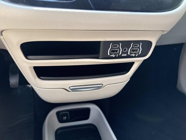 Used 2023 Chrysler Voyager LX FWD image 25
