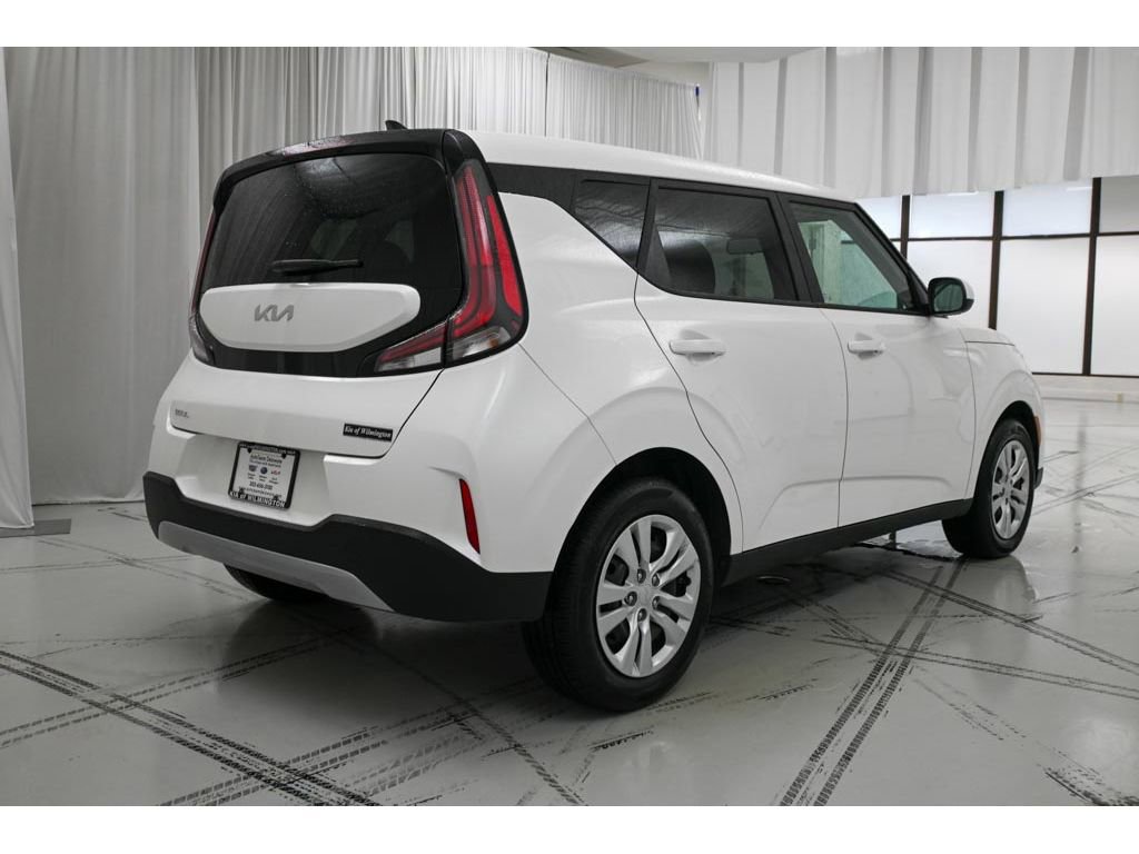 Used 2025 Kia Soul LX image 7