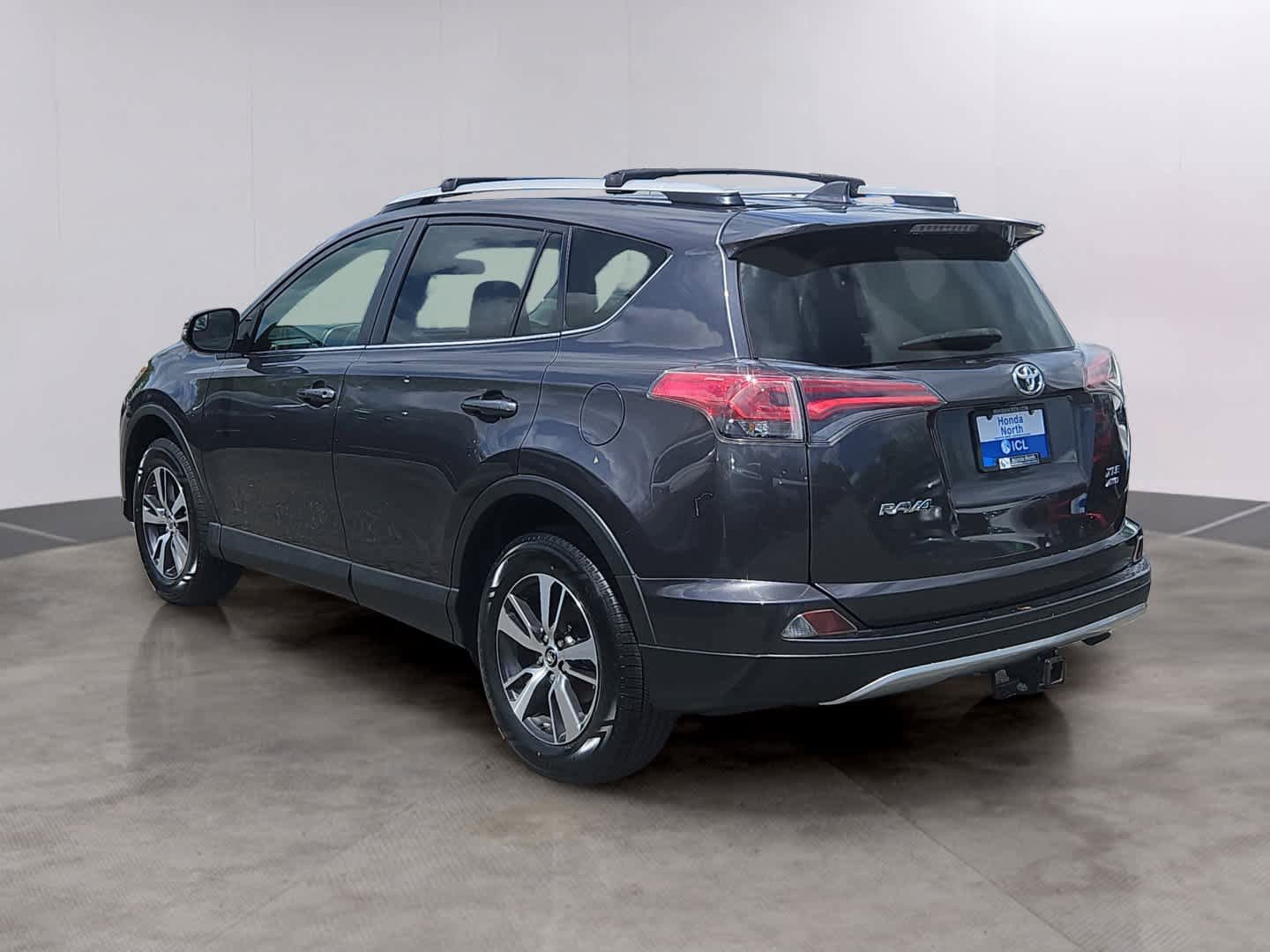 Used 2016 Toyota RAV4 XLE AWD/4WD image 6