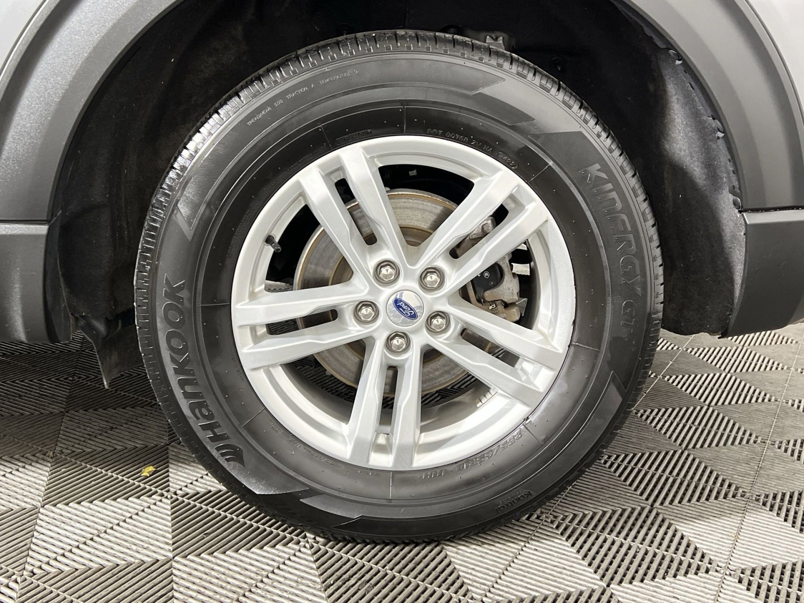 Used 2022 Ford Explorer XLT w/ Equipment Group 202A image 12