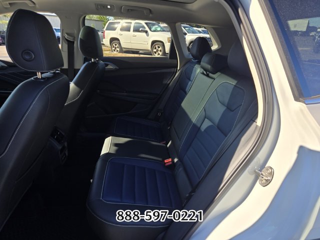 Used 2026 Volkswagen Taos SEL AWD/4WD image 12
