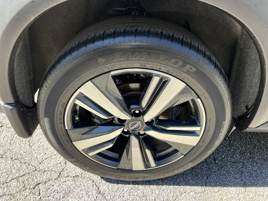 Used 2024 Nissan Rogue SL w/ SL Premium Package image 18