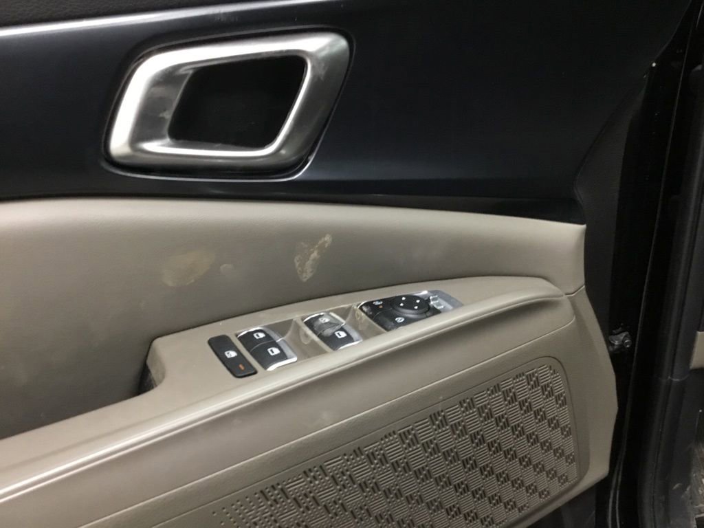 Used 2025 Kia Carnival image 7