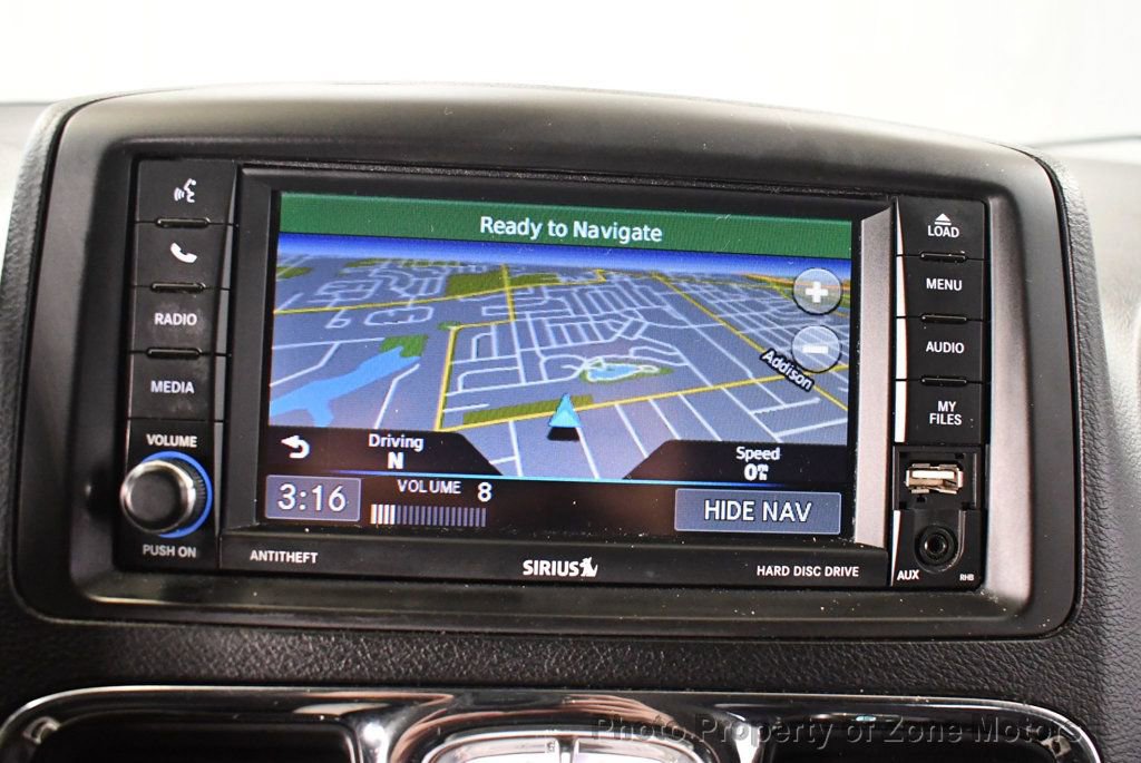 Used 2014 Chrysler Town & Country Touring-L image 38