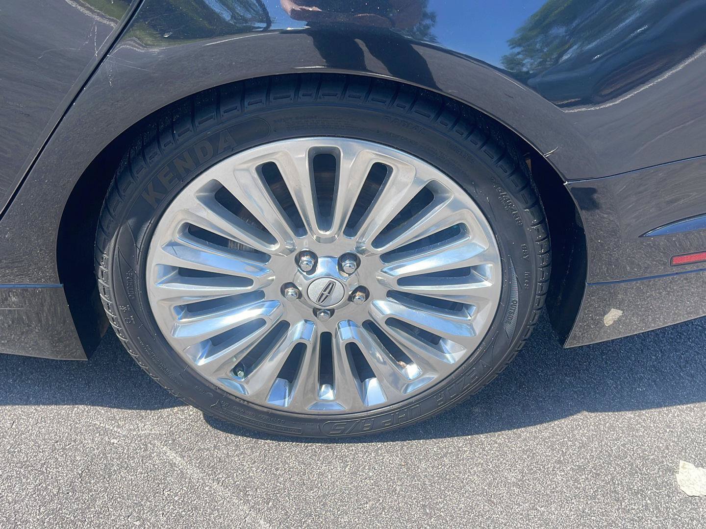 Used 2013 Lincoln MKZ FWD image 11