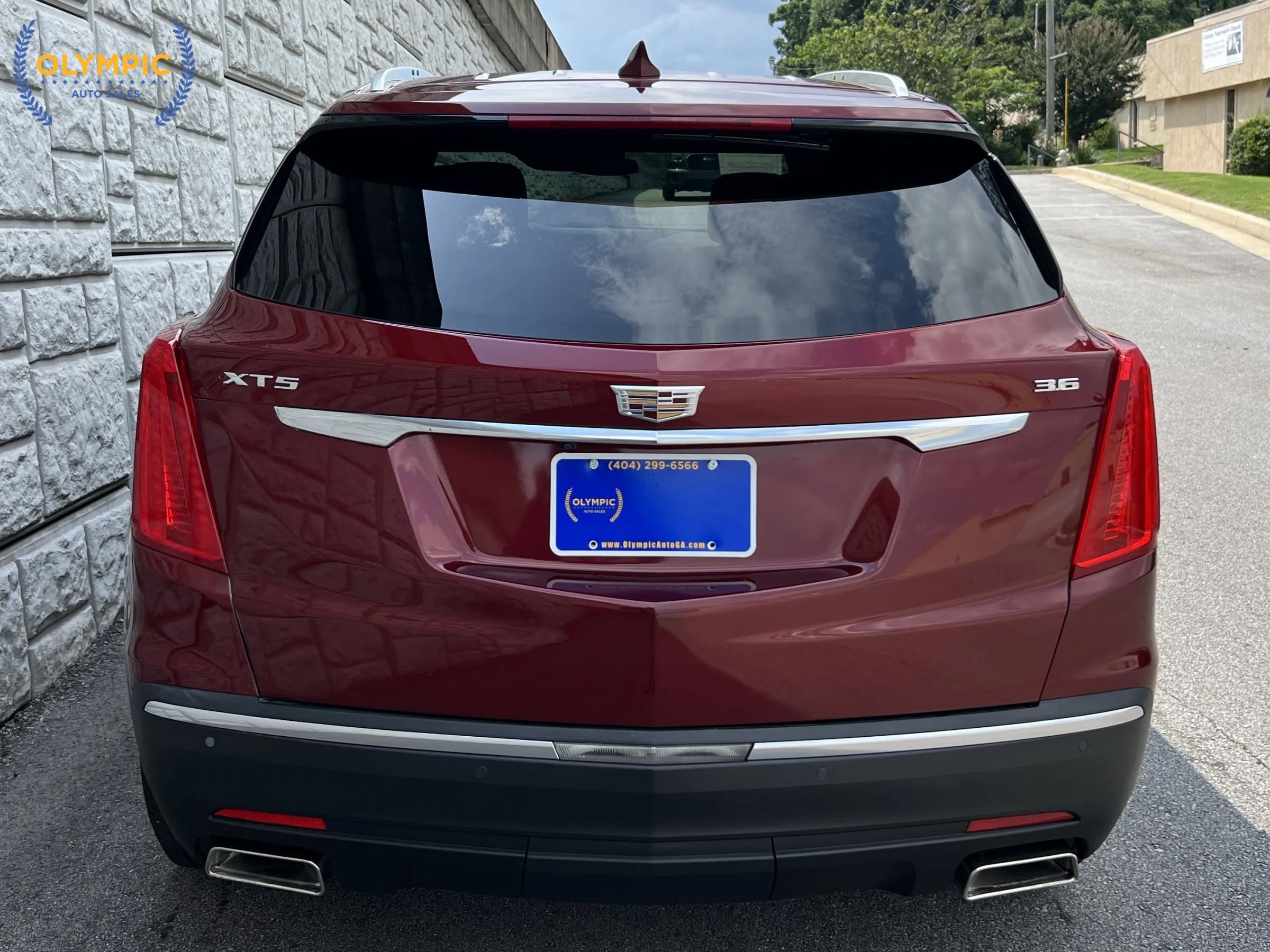 Used 2017 Cadillac XT5 Luxury w/ Driver Awareness Package FWD image 5
