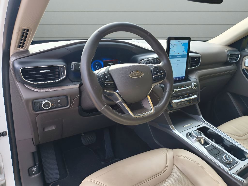 Used 2020 Ford Explorer Platinum w/ Premium Technology Package image 19