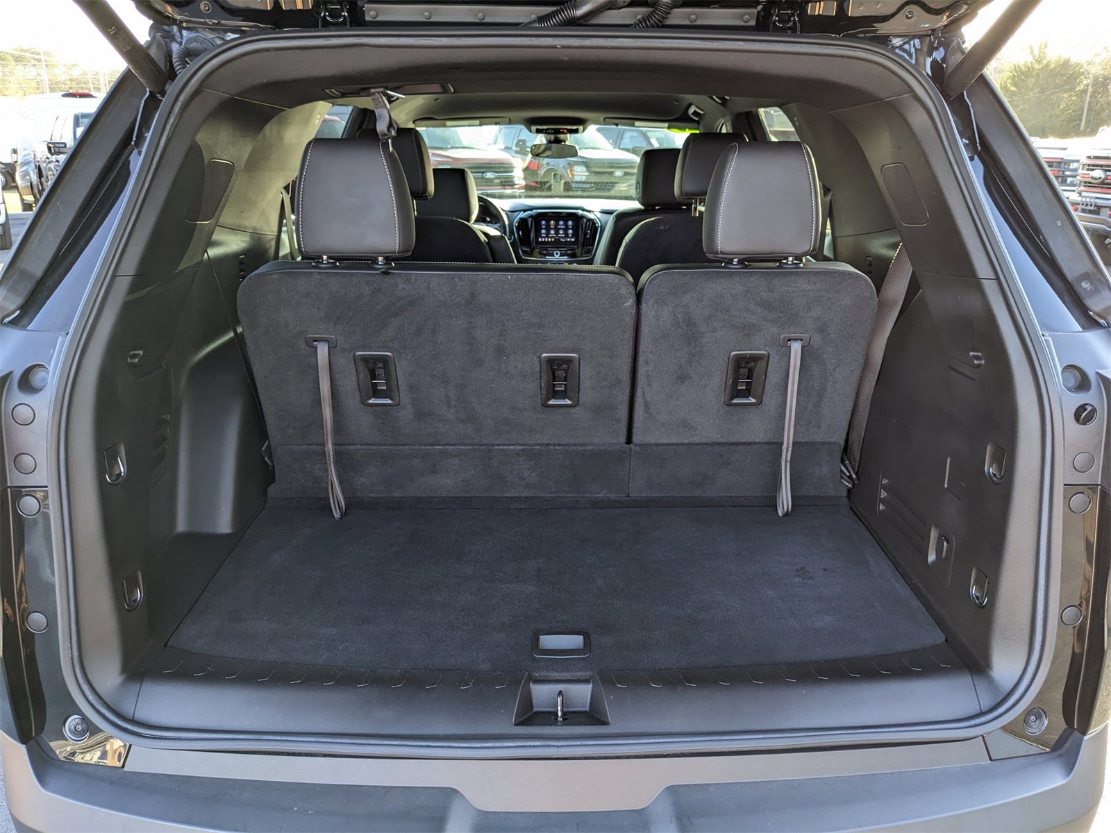 Used 2023 Chevrolet Traverse LT image 7