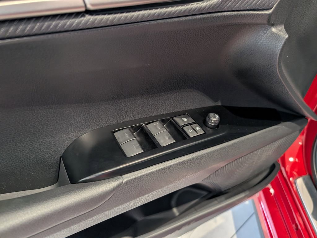 New 2026 Toyota Camry Hybrid FWD image 9