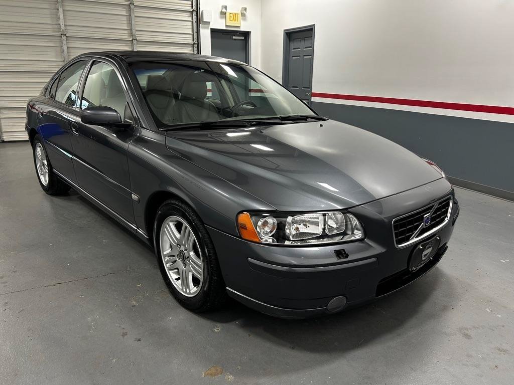 Used 2005 Volvo S60 2.5T FWD image 2