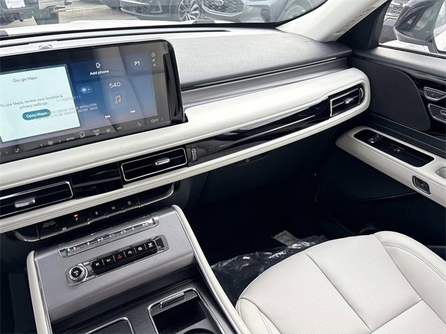 New 2026 Lincoln Aviator 2WD w/ Jet Appearance Package image 15