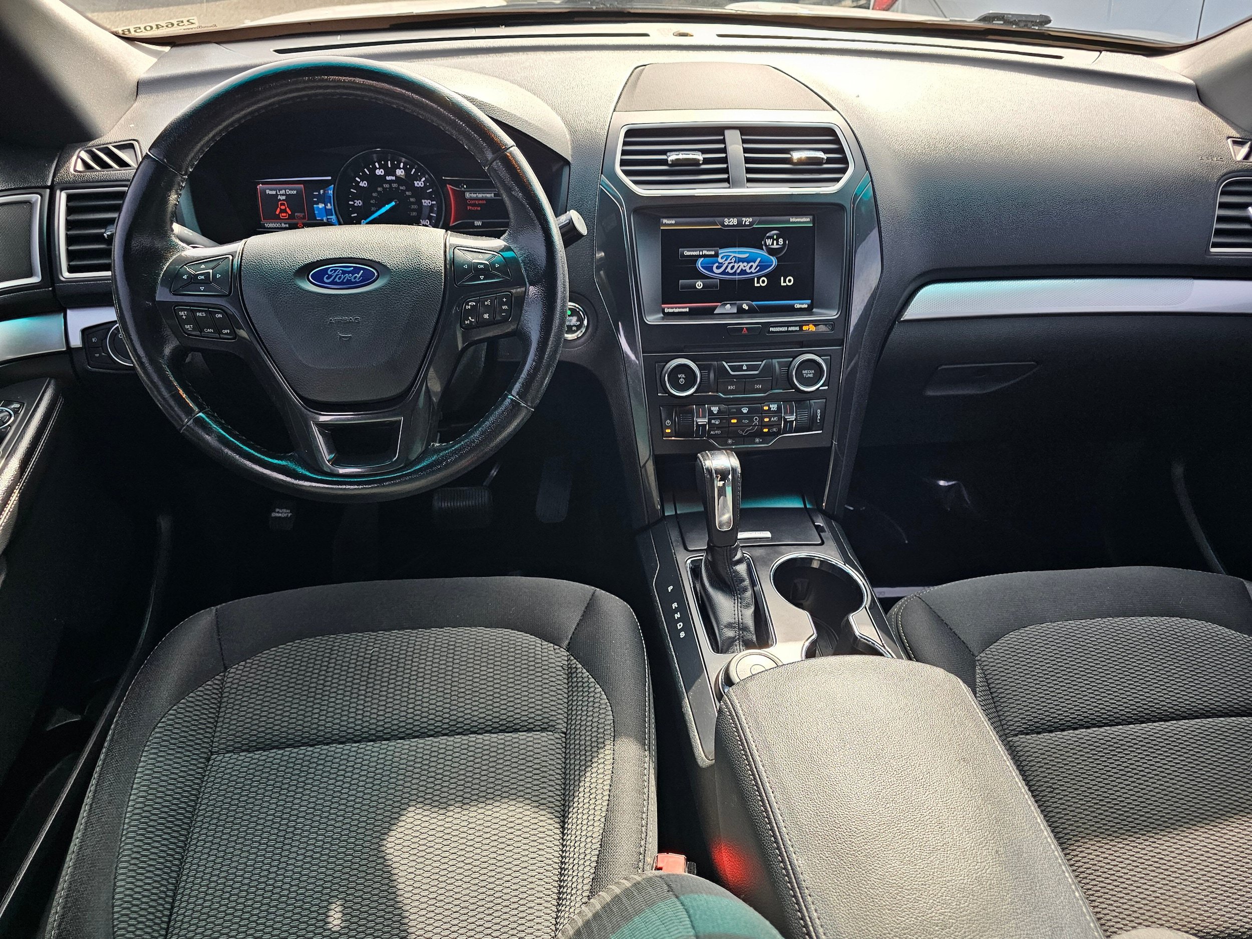 Used 2016 Ford Explorer XLT w/ Equipment Group 201A AWD/4WD image 22