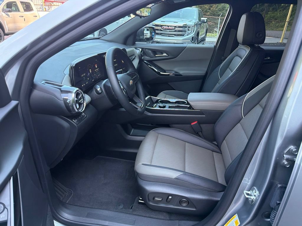 New 2026 Chevrolet Equinox LT w/ Convenience Package II AWD/4WD image 9