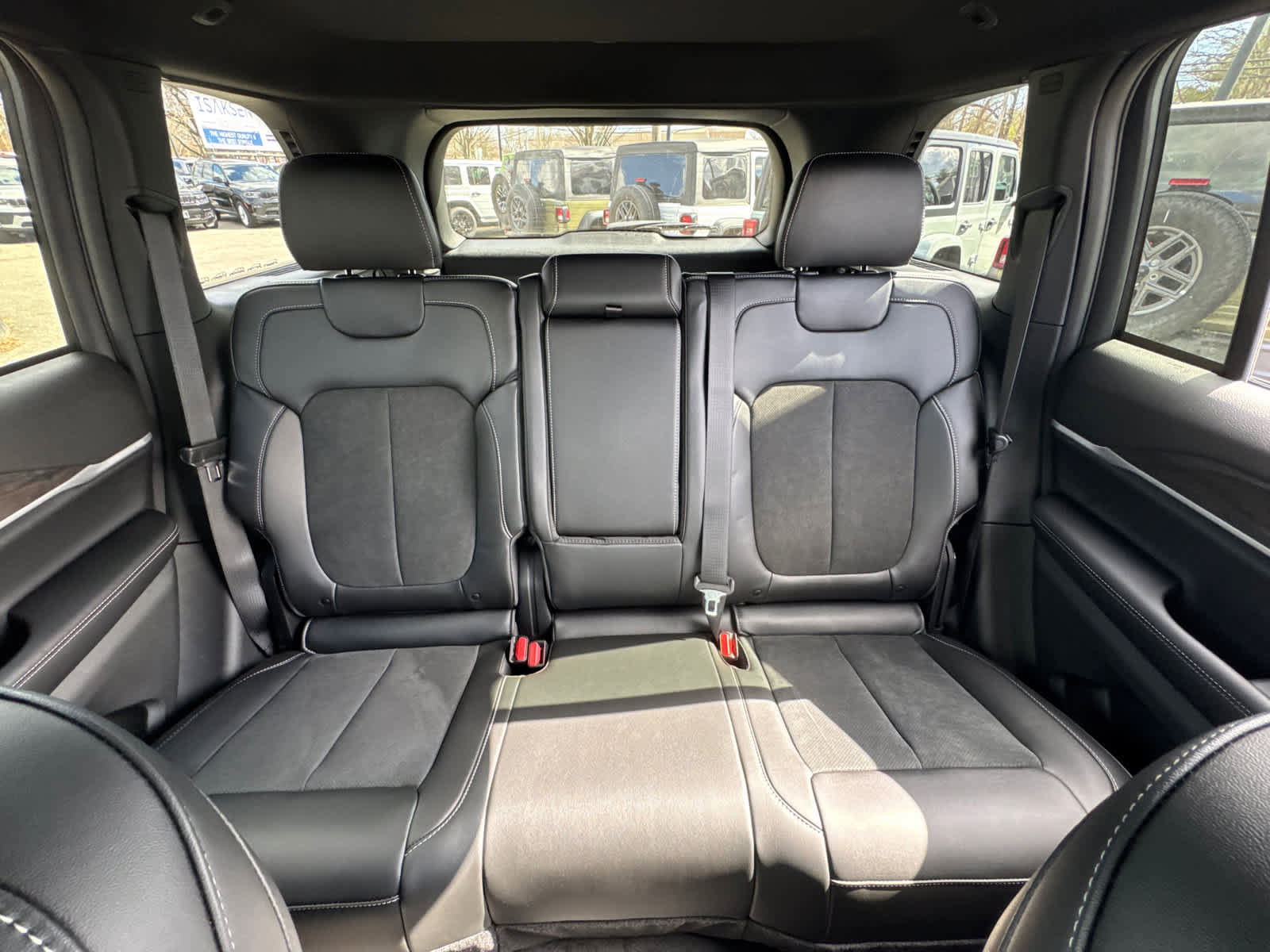 New 2026 Jeep Grand Cherokee Altitude image 28