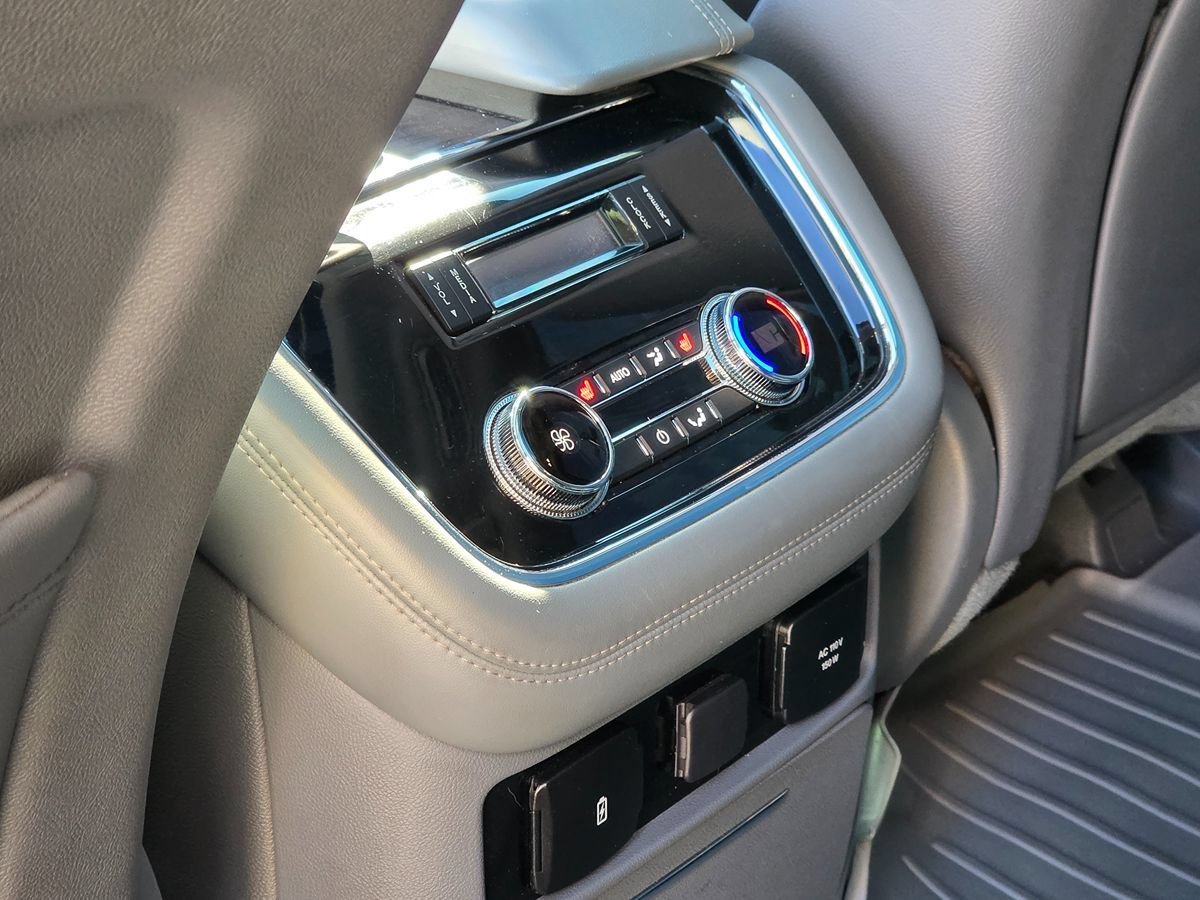Used 2018 Lincoln Navigator L Select w/ Technology Package RWD image 30