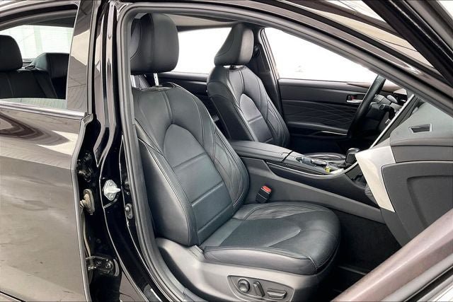 Used 2022 Toyota Avalon Limited w/ Advanced Safety Package FWD image 7