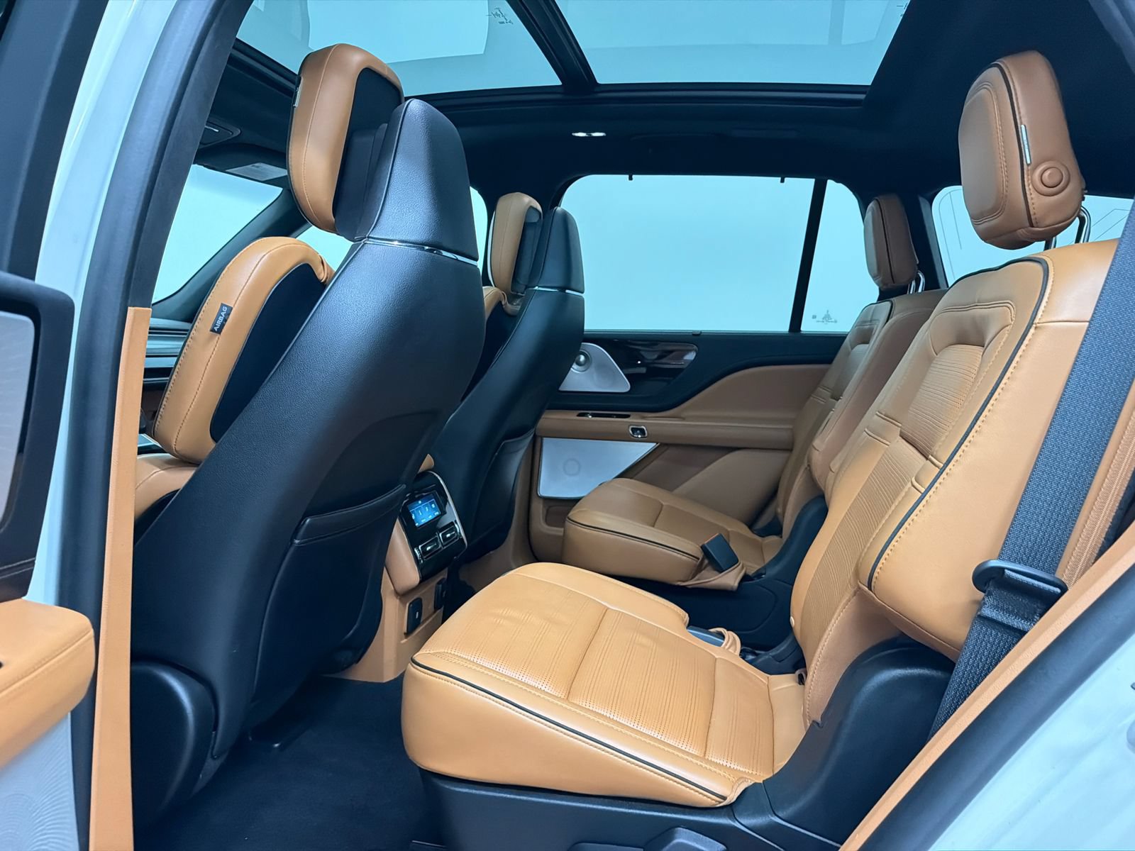 Used 2020 Lincoln Aviator Black Label Grand Touring w/ Class IV Trailer Tow Package AWD/4WD image 25