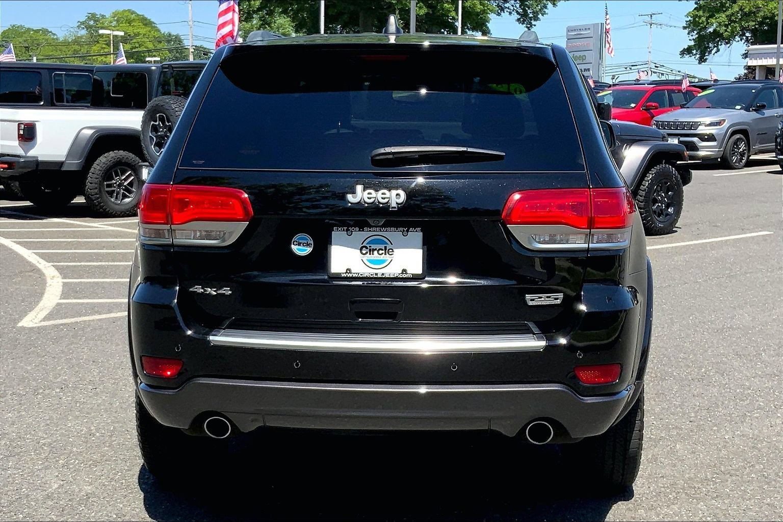 Used 2018 Jeep Grand Cherokee Limited AWD/4WD image 4