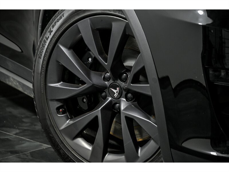 Used 2024 Tesla Model X AWD/4WD image 3