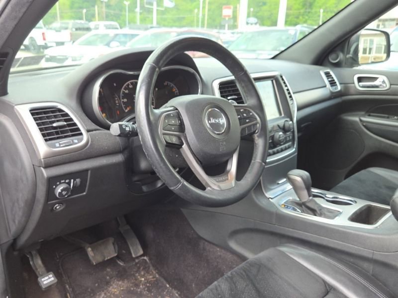Used 2017 Jeep Grand Cherokee Altitude AWD/4WD image 20