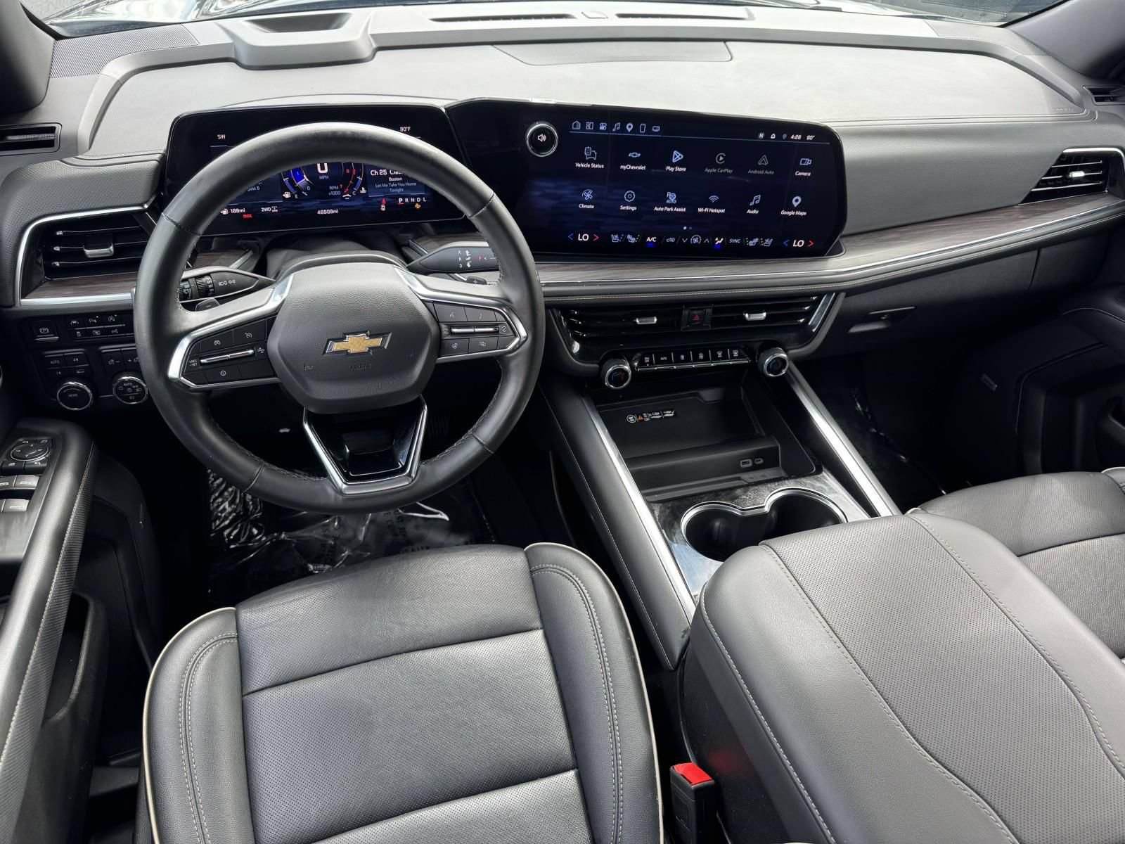 Used 2025 Chevrolet Tahoe Premier AWD/4WD image 2