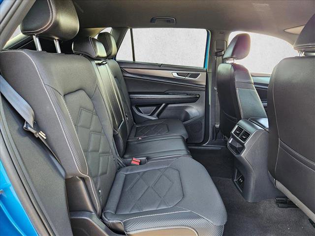 Used 2024 Volkswagen Atlas Cross Sport SE FWD image 24