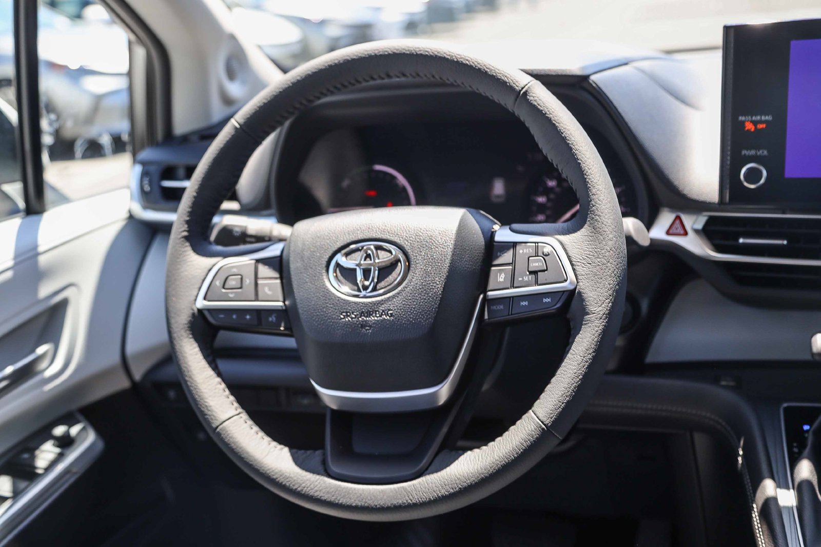 New 2026 Toyota Sienna XLE FWD image 16