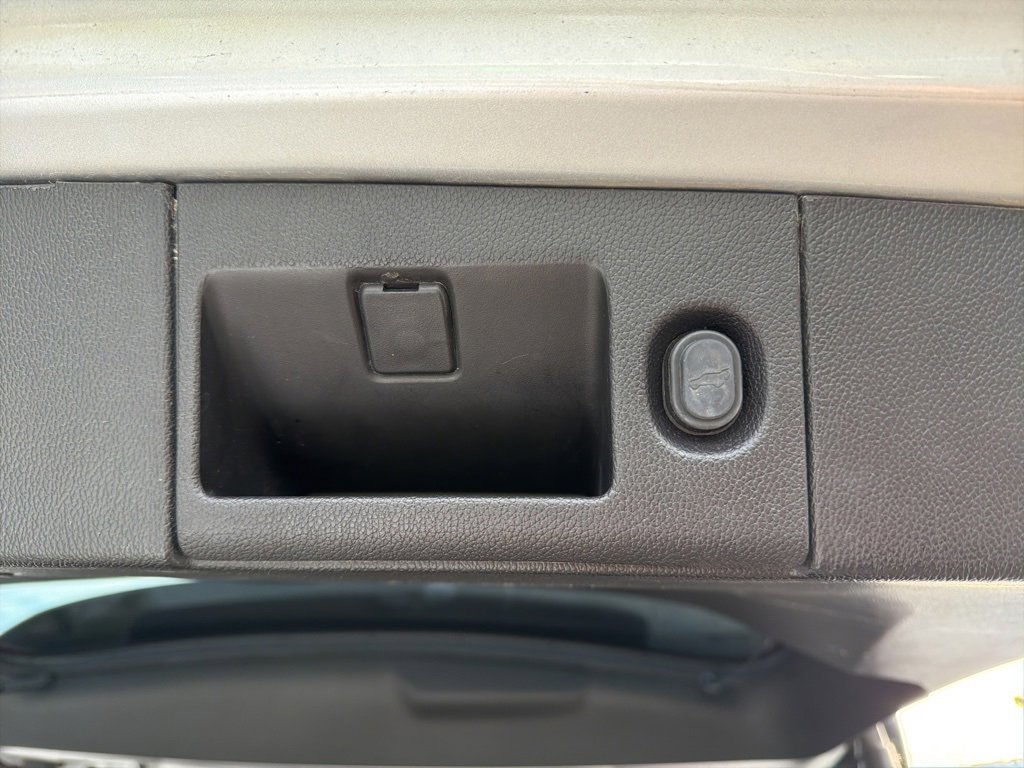 Used 2017 GMC Yukon Denali w/ Open Road Package image 12