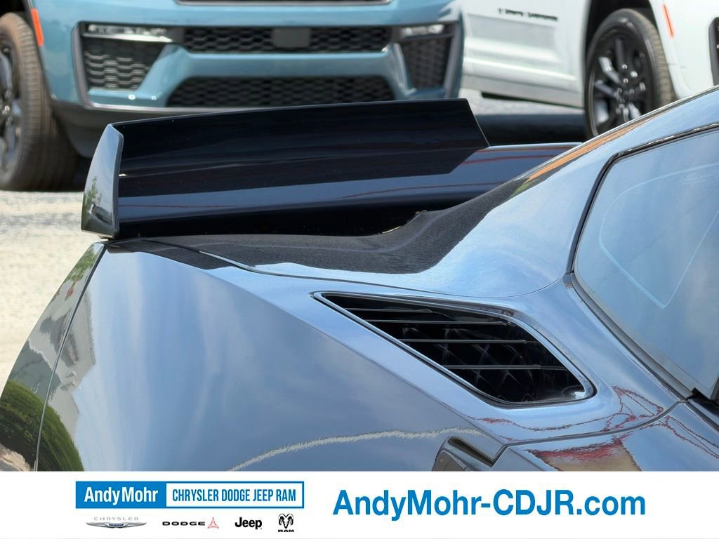 Used 2014 Chevrolet Corvette Stingray Coupe w/ 2LT Preferred Equipment Group RWD image 5