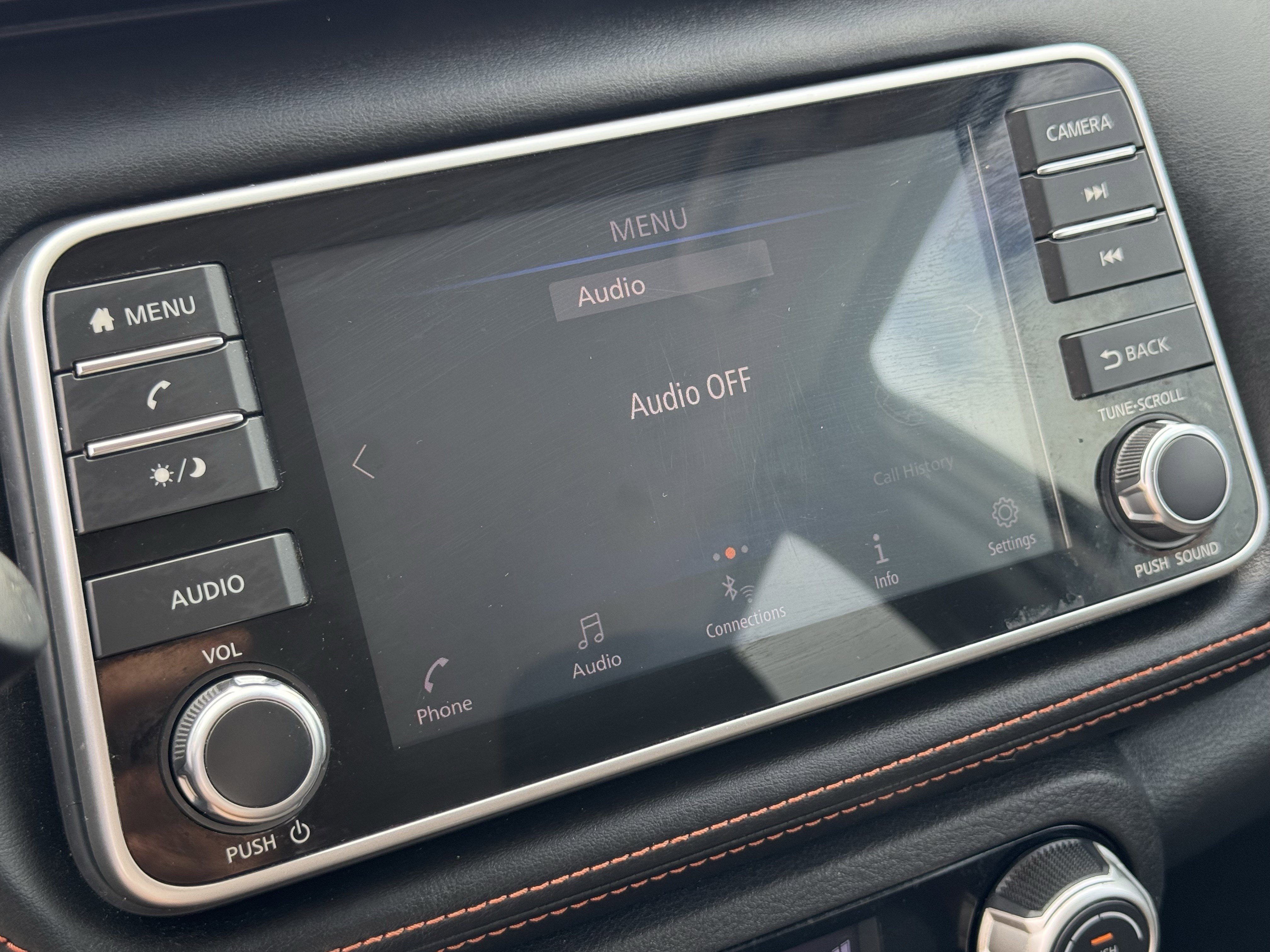 Used 2020 Nissan Kicks SR image 18