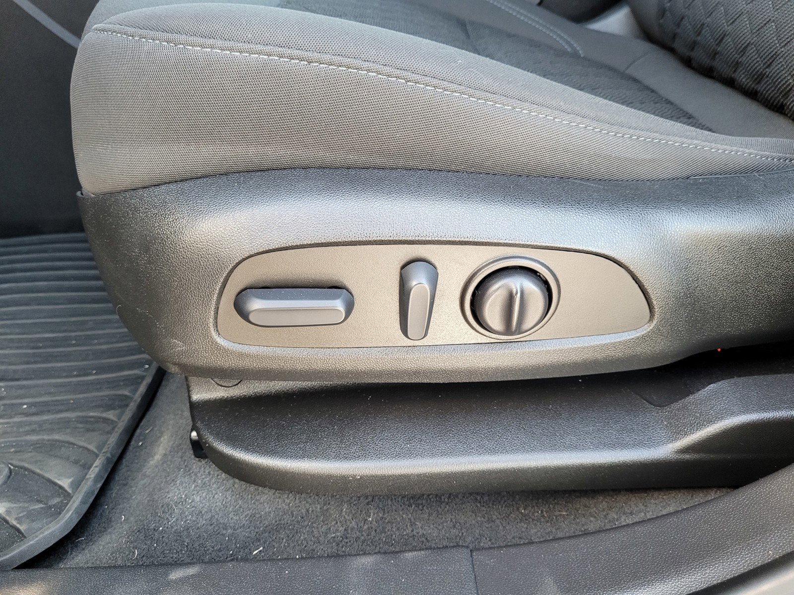 Used 2022 Chevrolet Blazer LT image 11