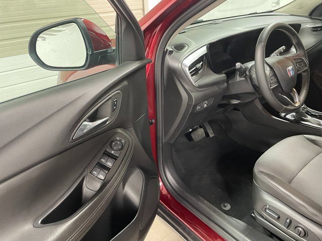 Used 2024 Buick Encore GX Preferred AWD/4WD image 10