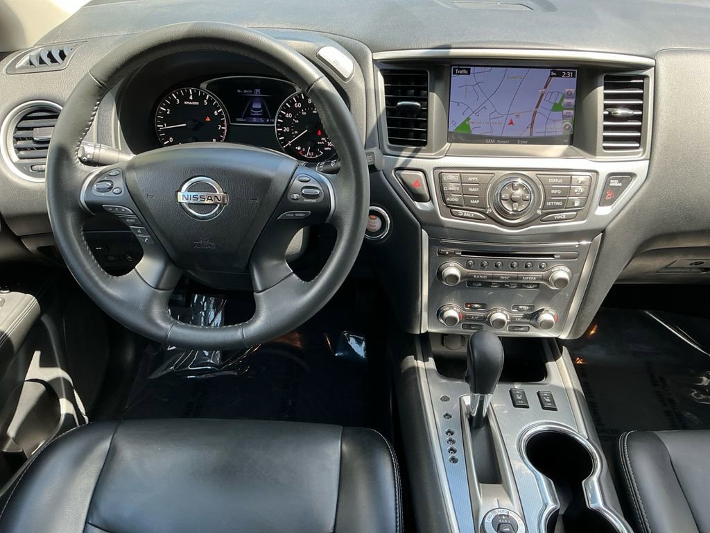 Used 2018 Nissan Pathfinder SL AWD/4WD image 16