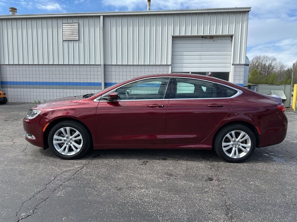 Used 2017 Chrysler 200 Limited Platinum w/ Comfort & Convenience Group image 6