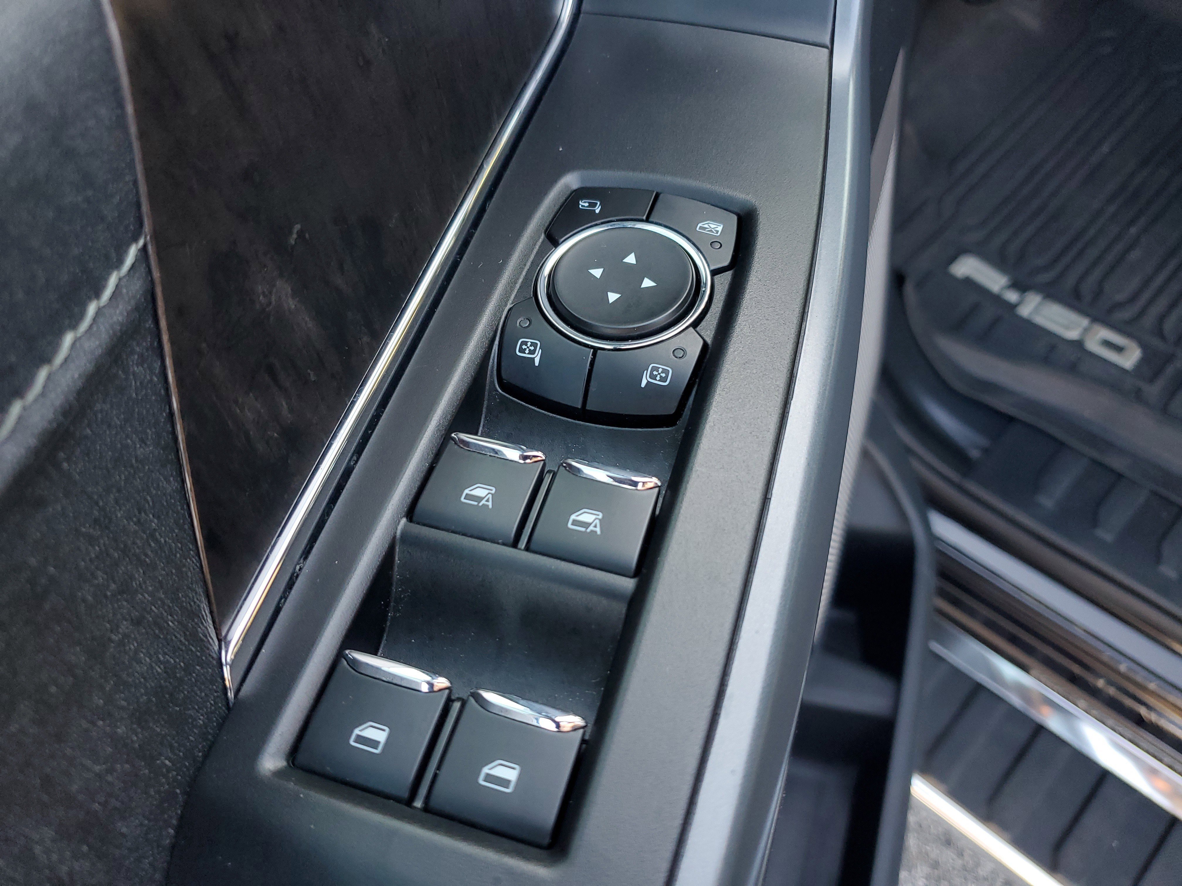 Used 2023 Ford F150 Lariat w/ FX4 Off-Road Package image 19