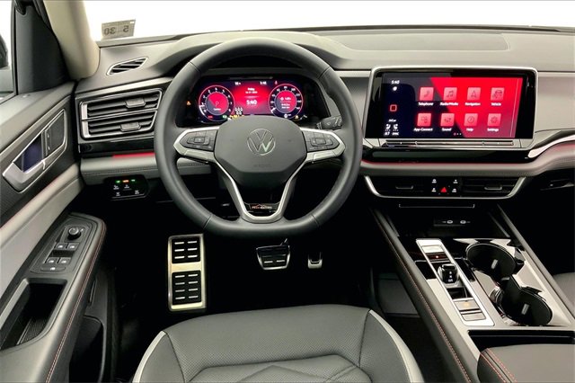 Used 2025 Volkswagen Atlas Peak Edition SE image 5