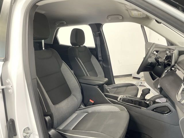 Used 2025 Chevrolet TrailBlazer LT FWD image 27